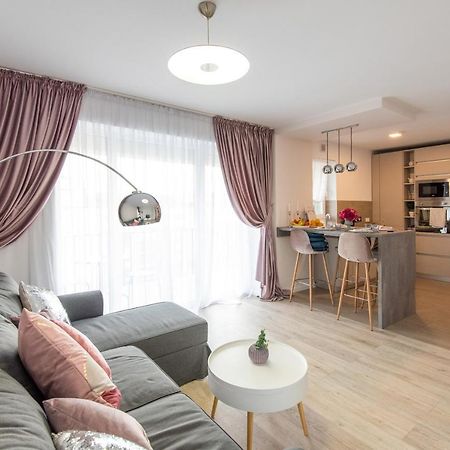 Zen Apartments Brasov Luaran gambar